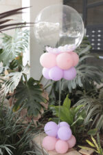 עמוד קריסטל עם בלון בובו - עיצוב מרשים בהתאמה אישית