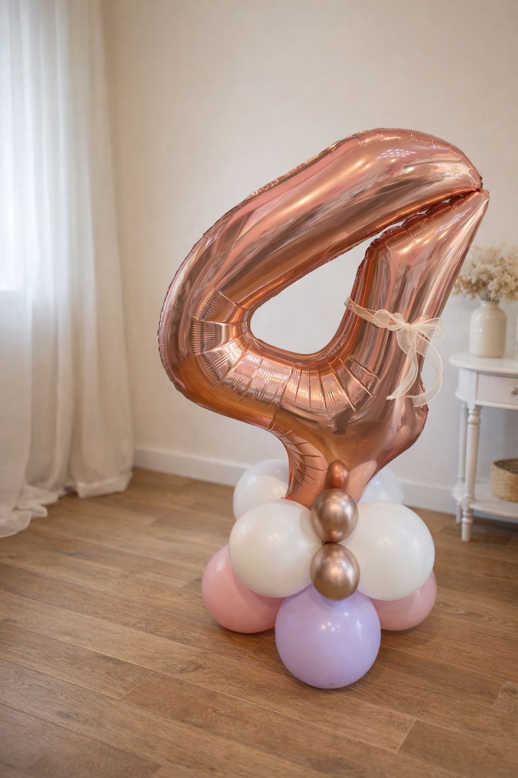WhatsApp Image 2026-04-15 at 15.18.39 סטנד בלון ספרה 4 מעוצב – תמונה 1