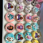 מארז קאפקייקס חגיגי במגוון עיצובים - מיתוג אישי